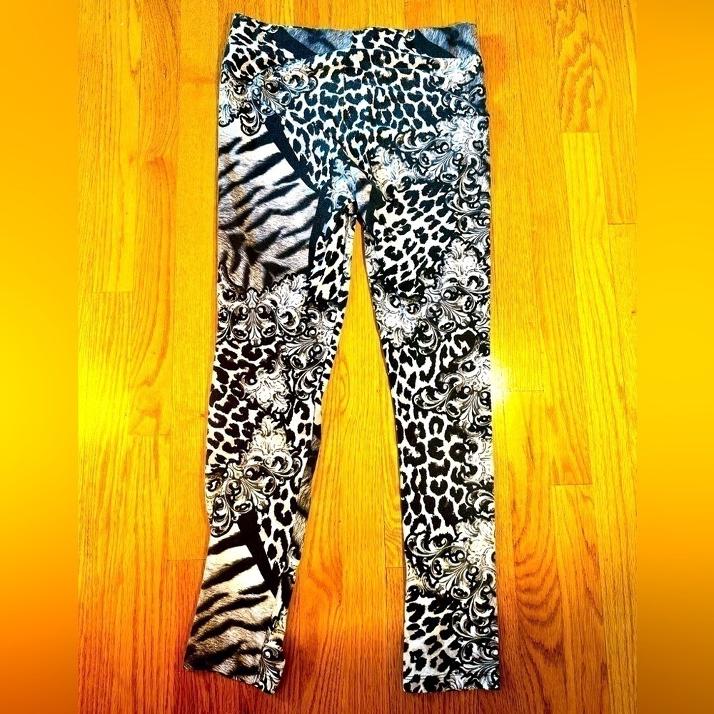 Thalía Sodi Vintage Ladies printed leggings, Gorgeous! 🤩​